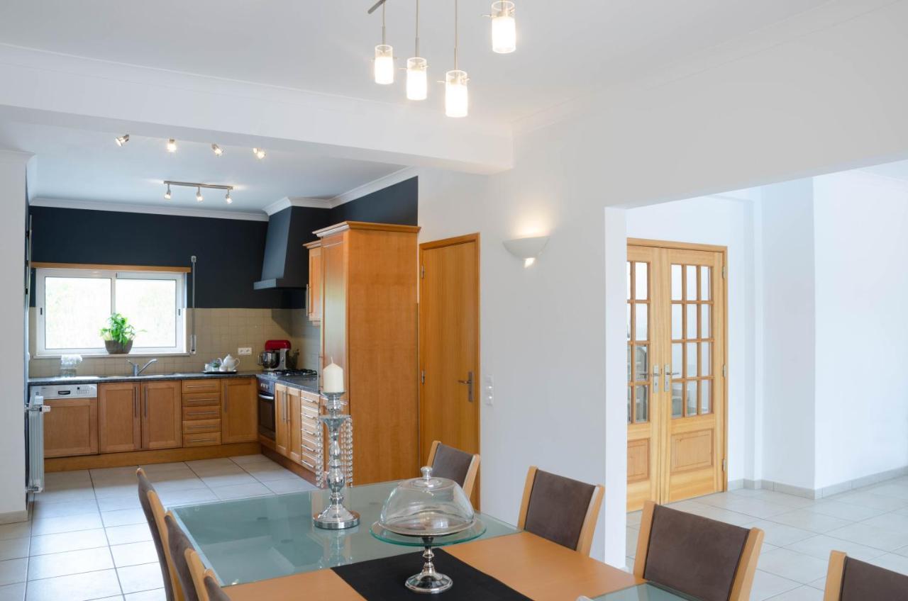 Villa Montanha, Luxury Coastal Villa, With Swimming Pool, Loungers And Alfresco Dining, 10 Min Walk To The Beautiful Praia Da Luz Beach, Shops, Bars And Restaurants! Экстерьер фото