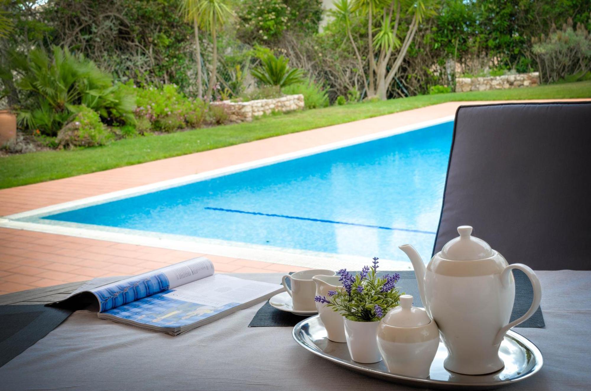 Villa Montanha, Luxury Coastal Villa, With Swimming Pool, Loungers And Alfresco Dining, 10 Min Walk To The Beautiful Praia Da Luz Beach, Shops, Bars And Restaurants! Экстерьер фото